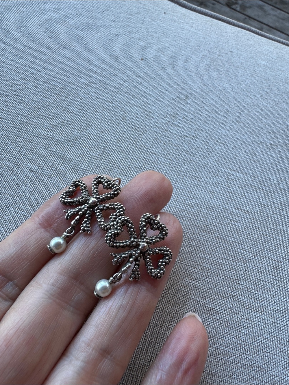 Gucci Sterling Silver Beaded Bow Heart Pierced Earrings with Pearl Drops